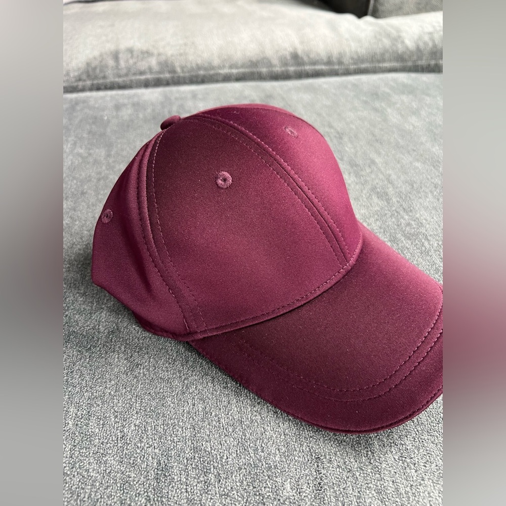 Athleta hat. One size fits all.